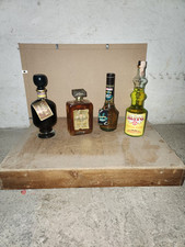 Vecchie Bottiglie Di Liquori.