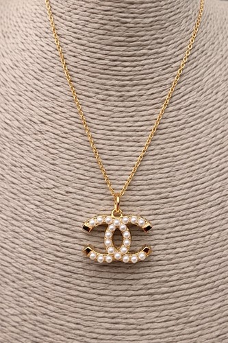 Collana con ciondolo