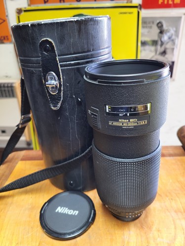 Nikon 200 2 8 d - mm, f/2.8