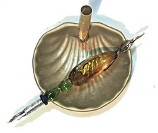 PORTA PENNE VINTAGE A CONCHIGLIA IN BRONZO CON PENNA BELLISSIMA VINTAGE IN VETRO