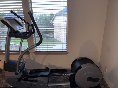 Technogym synchro excite 700e - technogym,