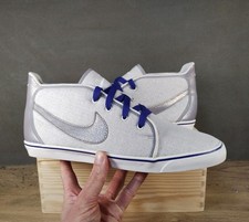 Rare scarpe da ginnastica Nike Toki Mid Top da donna grigio/bianco scintillante taglia UK 8 gomma da skate