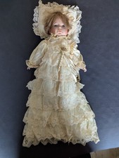 Bambola di porcellana