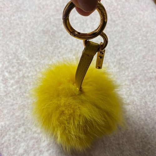Autentico fendi pom charm - fendi,