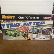 Mattel Hot Wheels Sizzlers Giant "O" Race Set nuovo con scatola