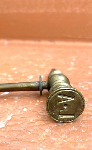 Martelletto antico con - con, sigillo
