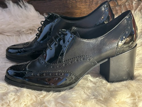 Scarpe mocassini tradizionali