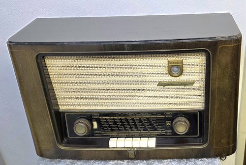Radio valvole grundig type - a,