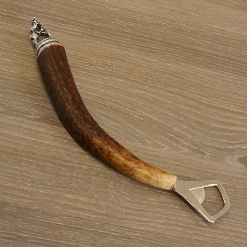 Apribottiglie con cervo corno - con,