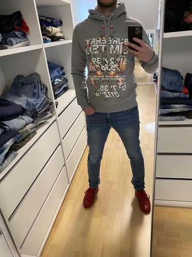 Nuova felpa con cappuccio