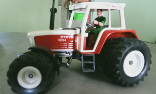 Siku steyr 9094 - 1:32,