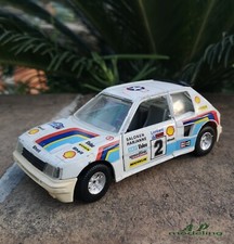 modellino auto scala 1/24 peugeot 205 turbo 16 della bburago usato