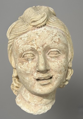 Antica testa greca dipinta