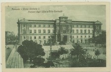 TARANTO -CORSO UMBERTO I -PALAZZO DEGLI UFFICI E VILLA GARIBAL CARTOLINA D'EPOCA