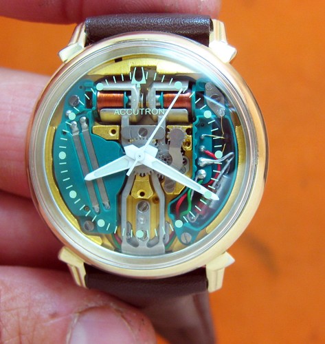 214 accutron spaceview 10kt