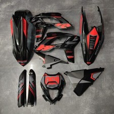 Plastiche + grafica applicate