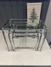 Tavoli a nido in vetro