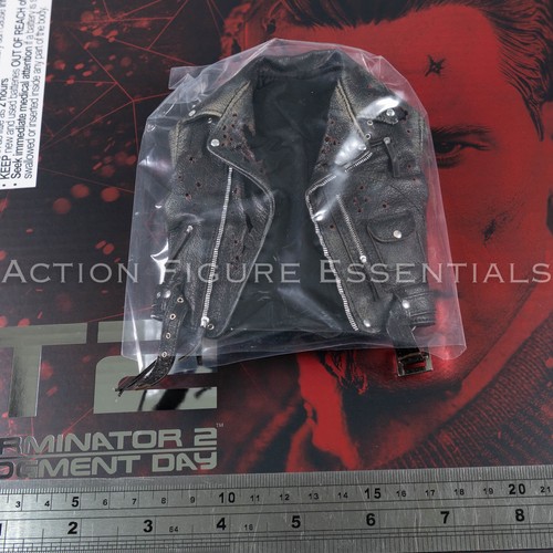 Hot toys 800 - t-800, damaged