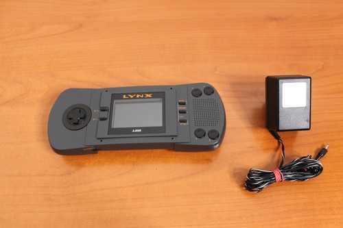 Atari lynx console - atari,