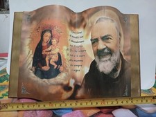 Particolare Finto leggio in plastica. Padre Pio. Madonna delle grazie. 30x20.