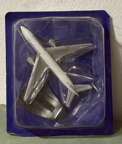 Boeing 777 200 continental - 777-200,