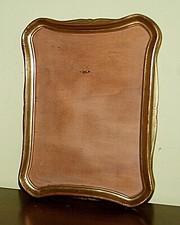 Cornice a Guantiera in legno ricoperta con foglia oro