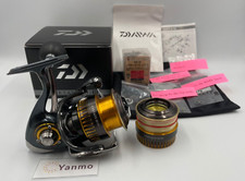 Daiwa 16 Certate 3012H Spinning Reel Gear Ratio 5.6:1 con scatola bobina di r...