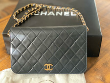 CHANEL Vintage Classic Black