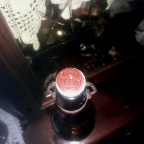 Bottiglia birra peroni tappo - bottiglia,