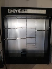 Parete attrezzata negozio