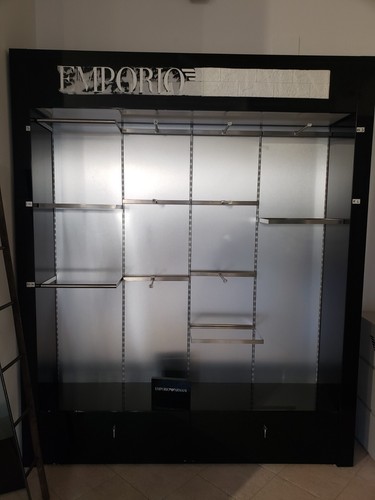 Parete attrezzata negozio