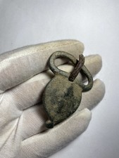 Fibbia in bronzo crociata