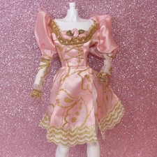 BARBIE RAPUNZEL TRESSE MAGIQUE