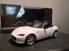 1:18 Mazda MX-5 RHD +