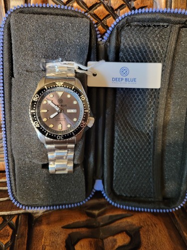 Nuovo con etichette deep - nuovo,