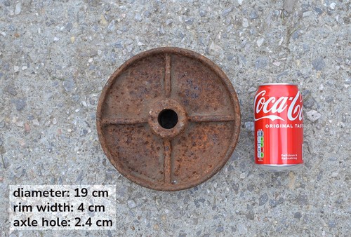 Vecchia ruota carrello - vecchia, vintage