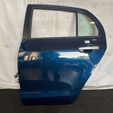 670040D110 Porta post. SX