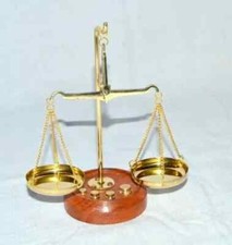 Nuova antica bilancia in ottone lucido con base in legno bigiotteria farmacia