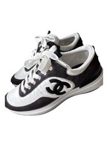 CHANEL Sneakers - Suede