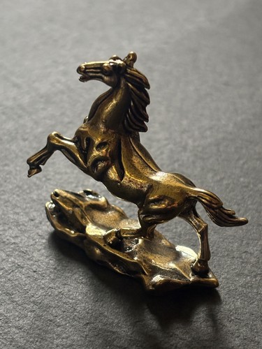 Cavallo che sale - in, |