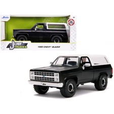 JADA JUST TRUCKS 1980 CHEVY K5 BLAZER NERO OPACO/BIANCO 1:24 FUORISTRADA PRESSOFUSO
