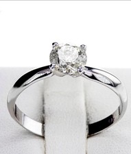 anello solitario con diamante