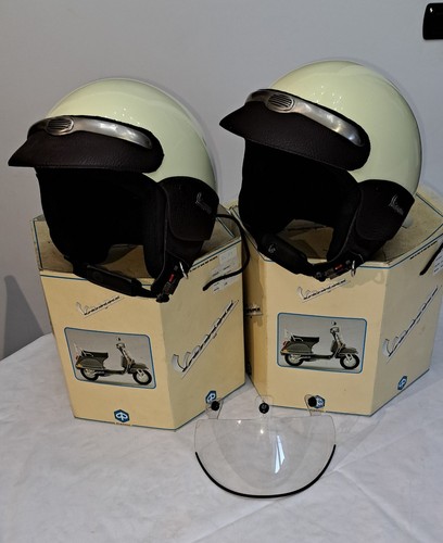 Coppia caschi vintage vespa - vintage,