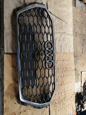 Audi Q3 F3 Griglia superiore del radiatore paraurti anteriore 83F853651B