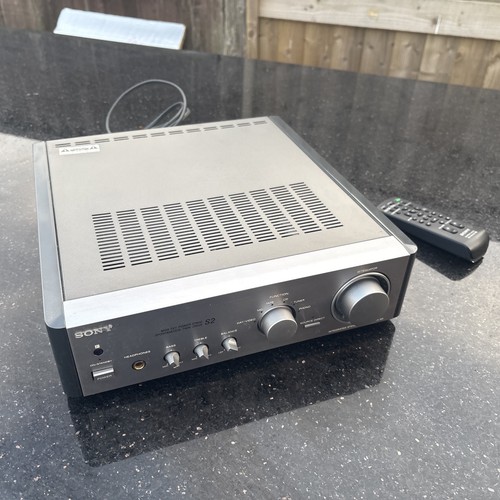 Amplificatore stereo integrato