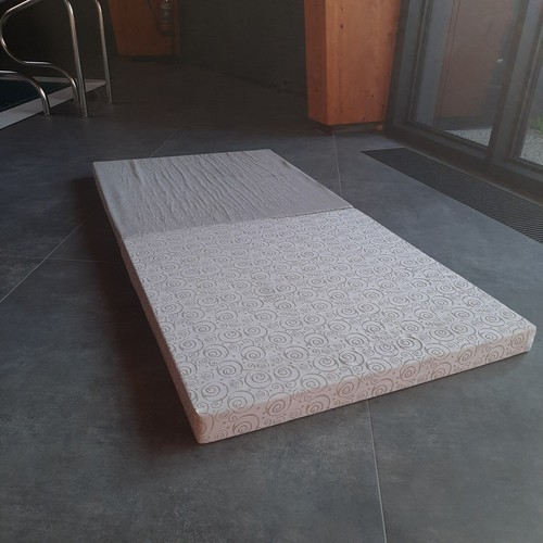 Futon pieghevole per massaggi