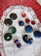 Vintage LOT OF 13 BUTTONS