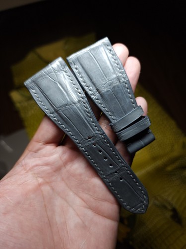 Cinturino orologio grigio