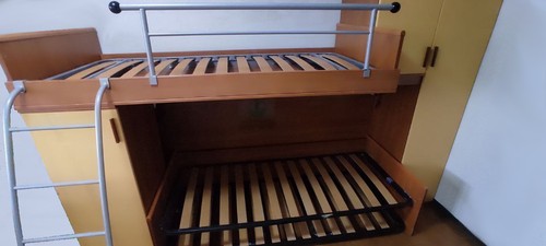 Cameretta con letto - , a