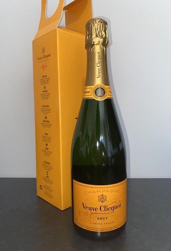 Veuve clicquot champagne - veuve,